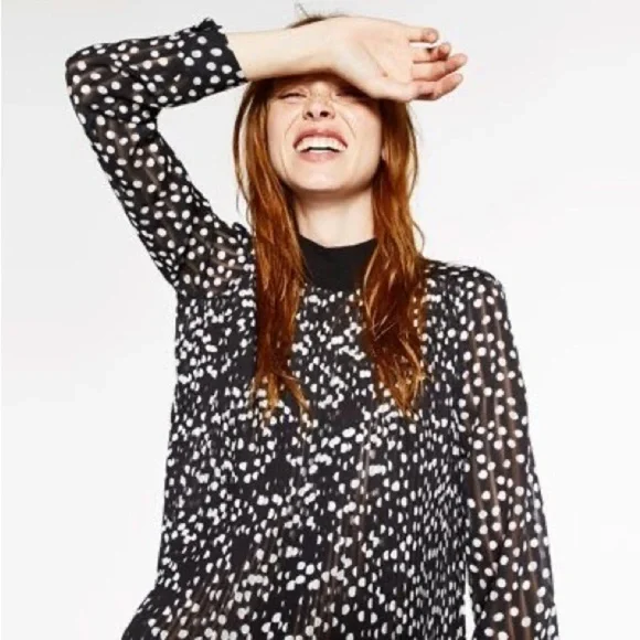 Zara Womenβs Accordion Pleat Mock Neck Bow Tie Blouse Size XS - Picture 3 of 17